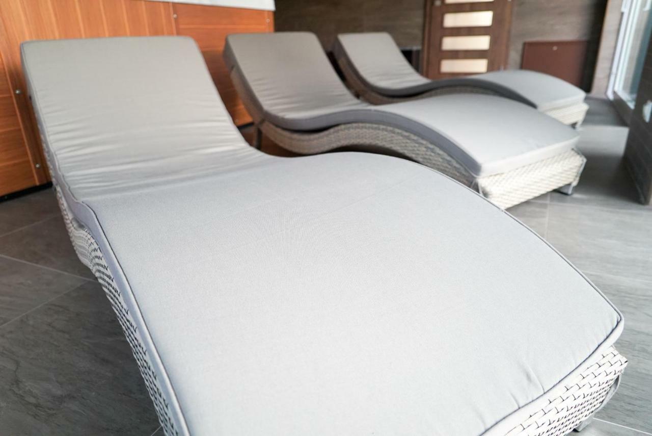 Moravany nad Váhom Luxury Villa מראה חיצוני תמונה