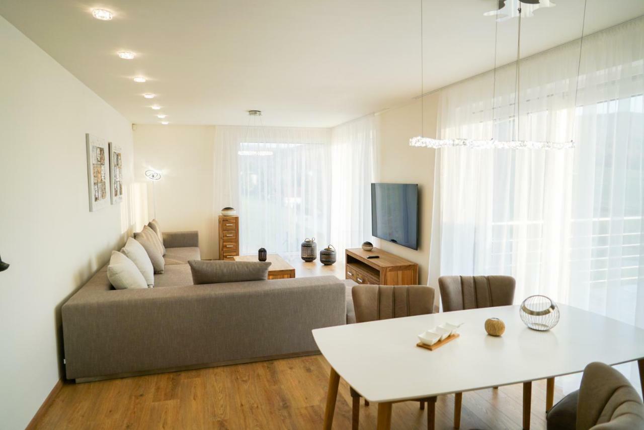 Moravany nad Váhom Luxury Villa מראה חיצוני תמונה