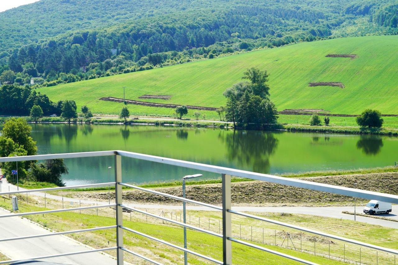 Moravany nad Váhom Luxury Villa מראה חיצוני תמונה