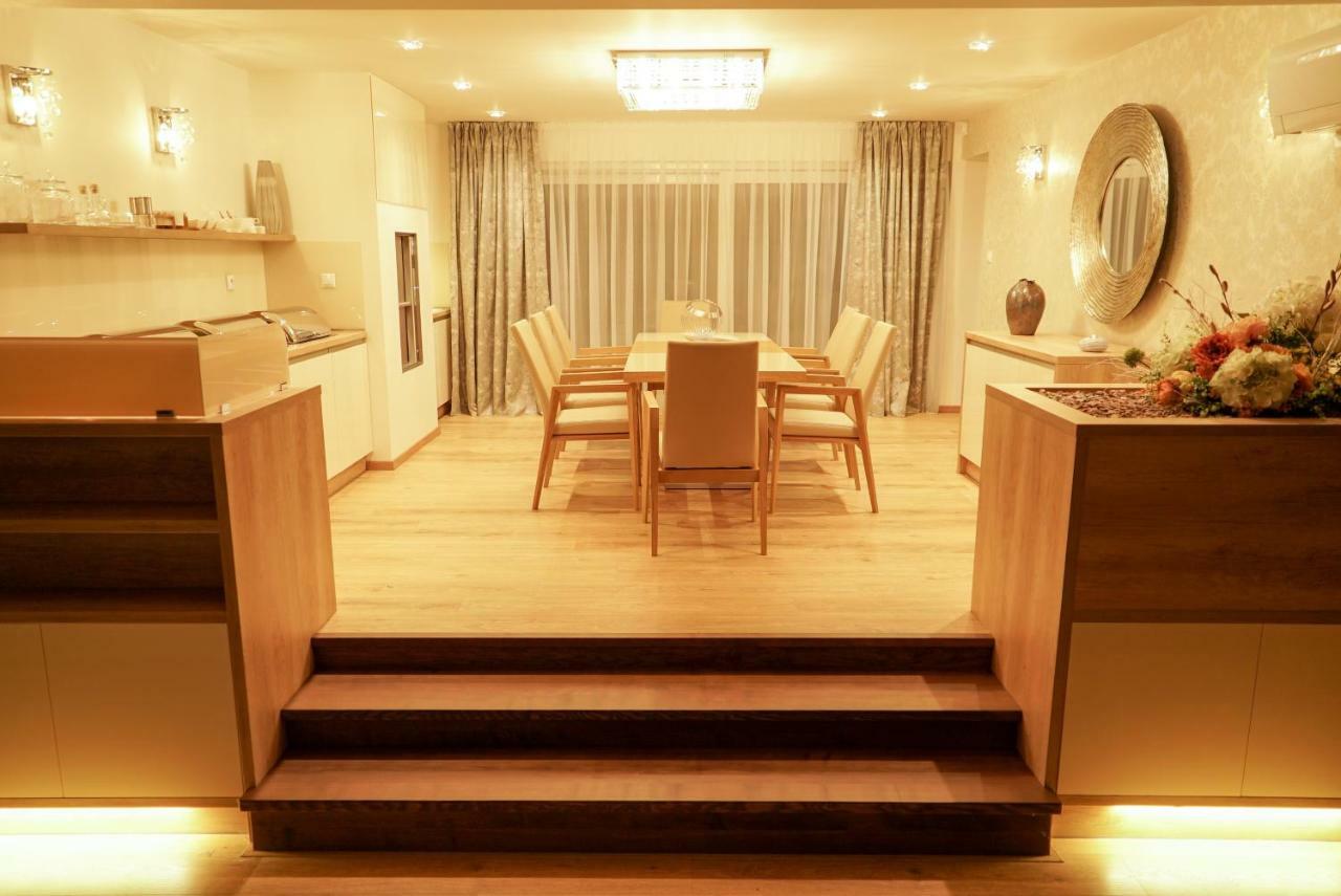 Moravany nad Váhom Luxury Villa מראה חיצוני תמונה
