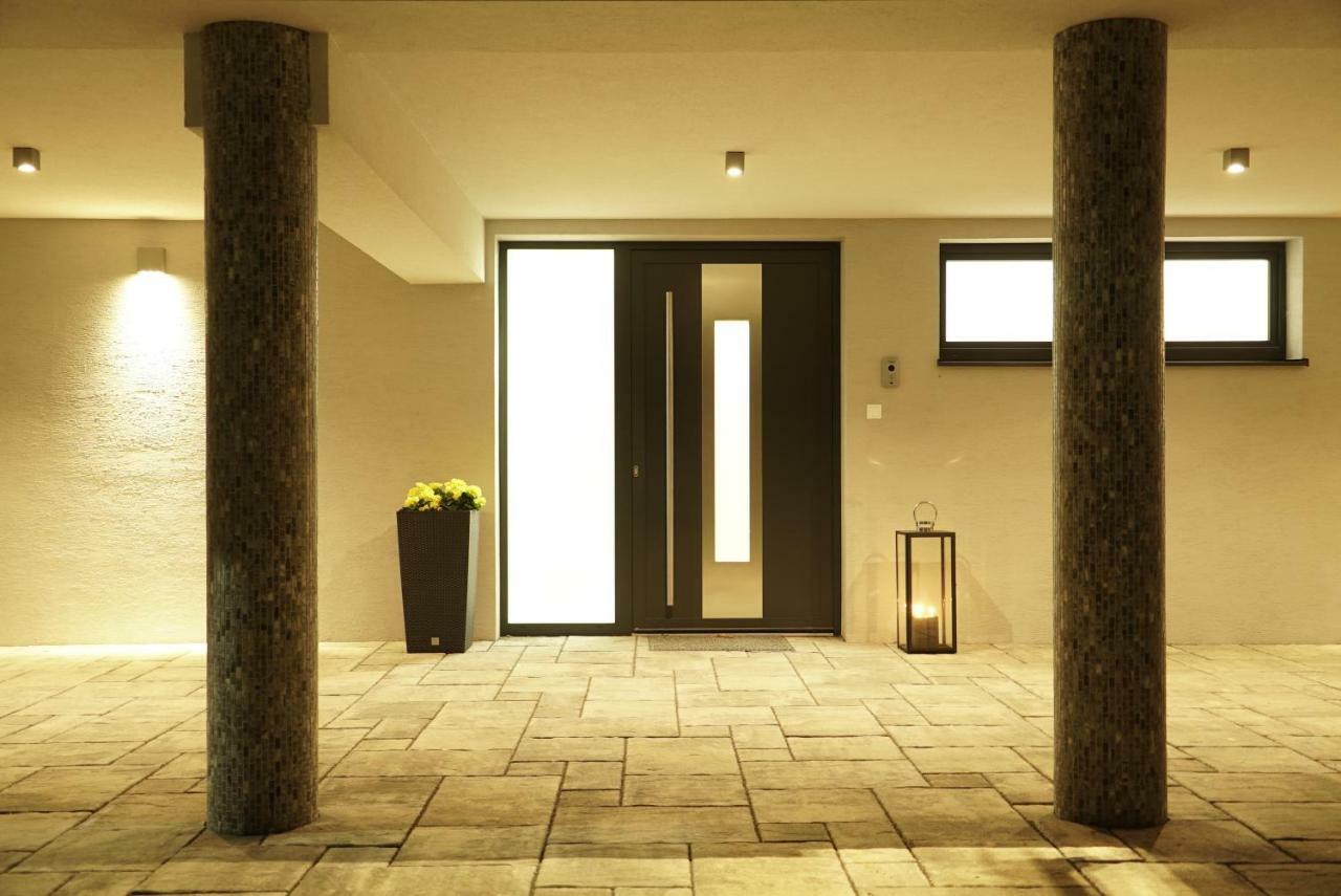 Moravany nad Váhom Luxury Villa מראה חיצוני תמונה