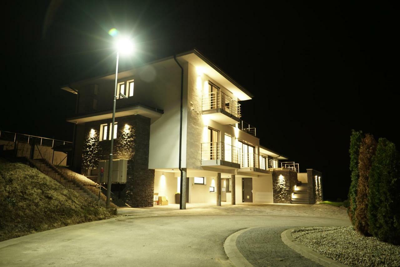Moravany nad Váhom Luxury Villa מראה חיצוני תמונה