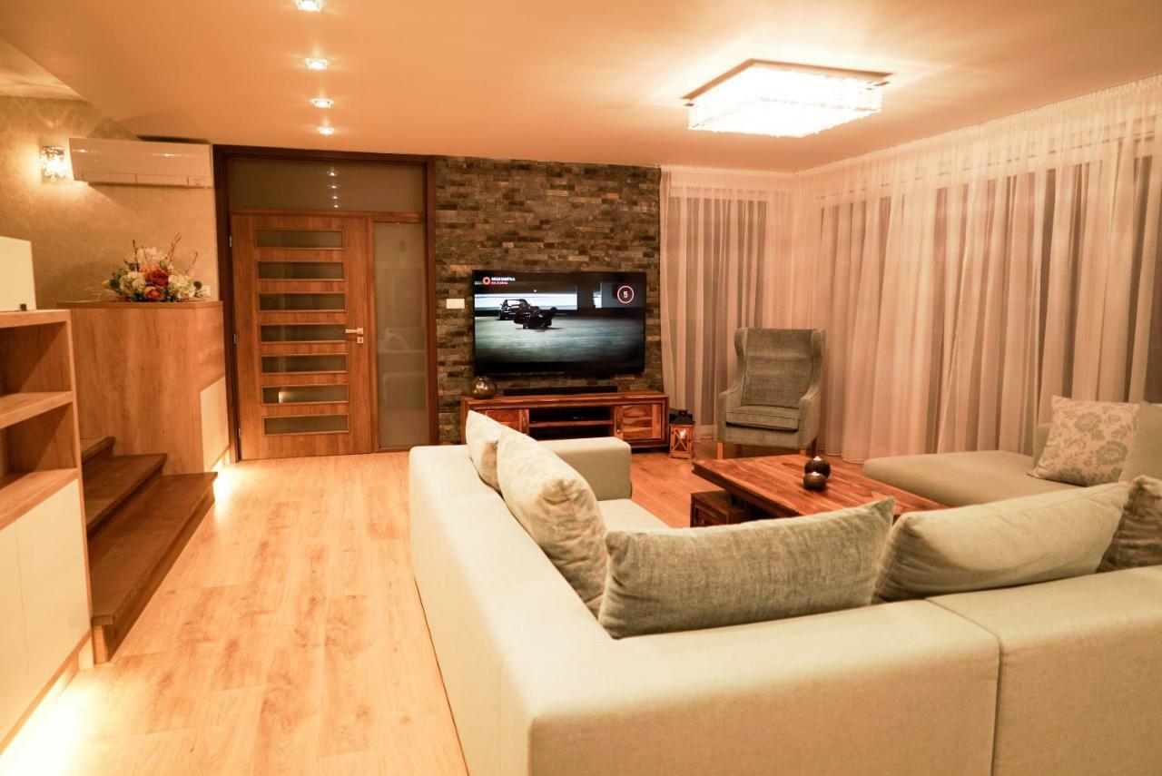 Moravany nad Váhom Luxury Villa מראה חיצוני תמונה